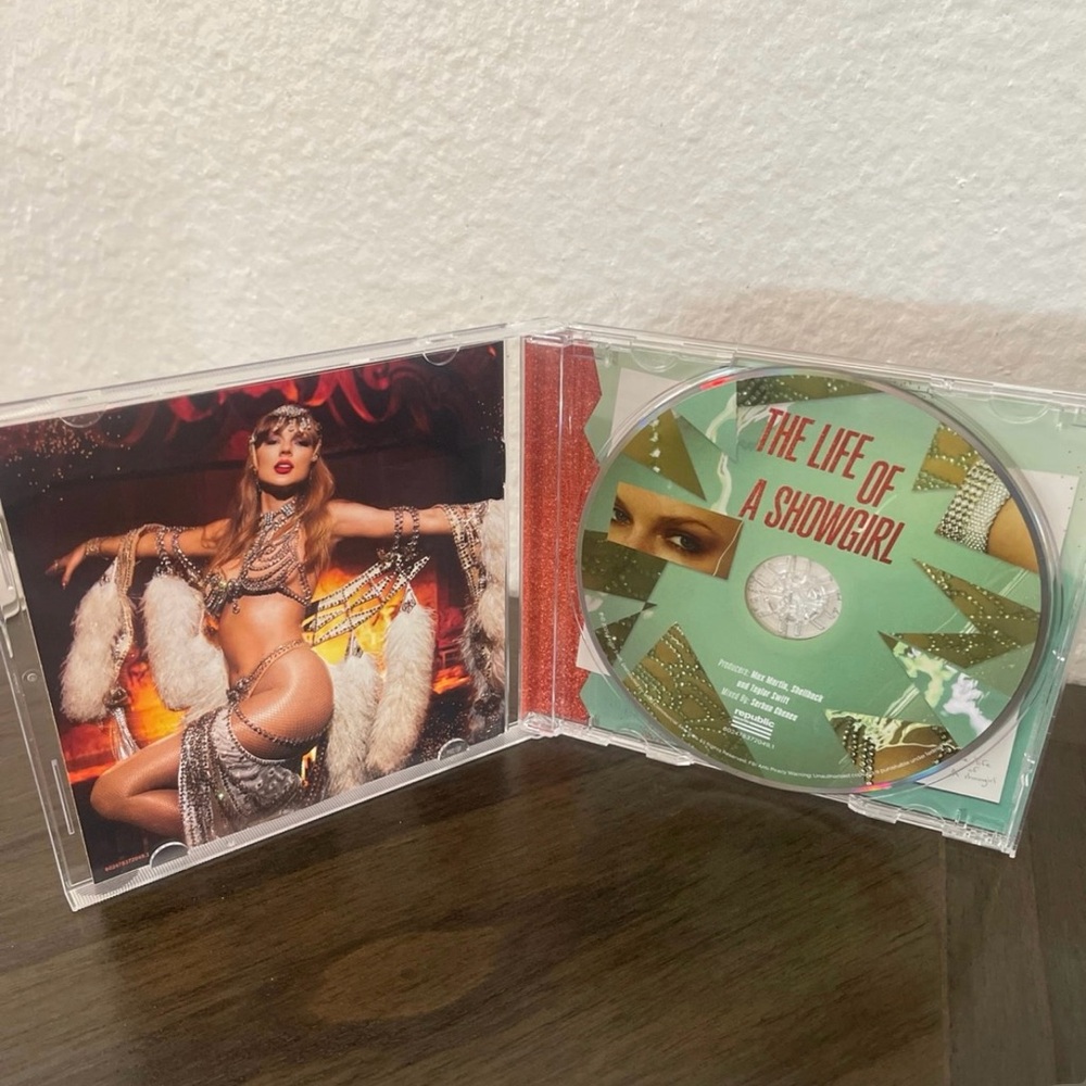 ❤️🔥Signed TLOAS CD ❤️🔥 - Picture 2 of 2